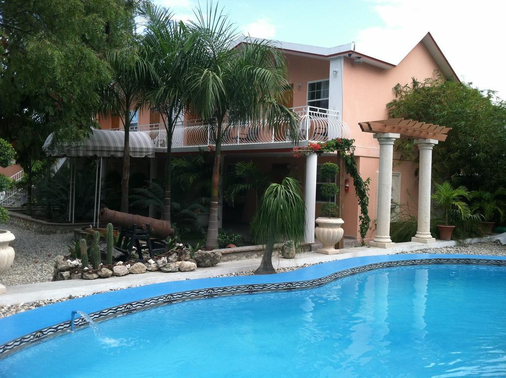 Palm Inn Hotel Port-au-Prince Esterno foto