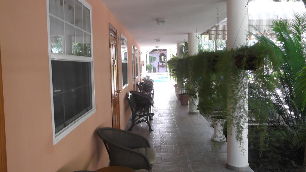 Palm Inn Hotel Port-au-Prince Esterno foto